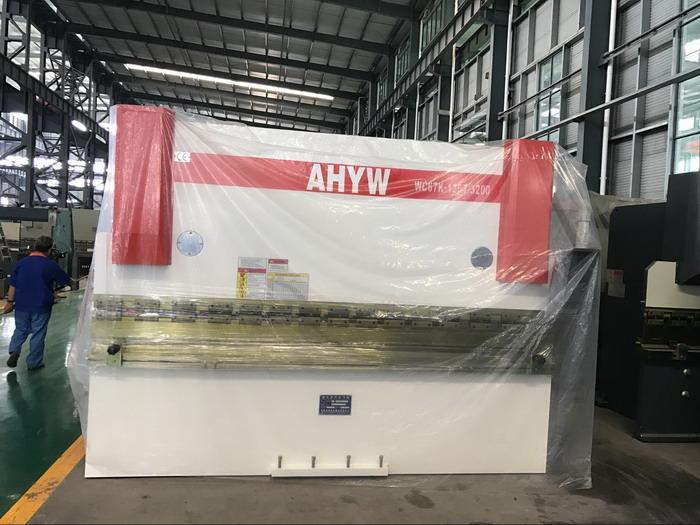 AHYW 125T3200 logam membungkuk mesin.jpg