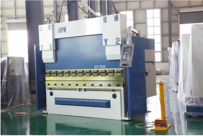 china ahyw 63t mini 4 axis cnc press brake delem da52s