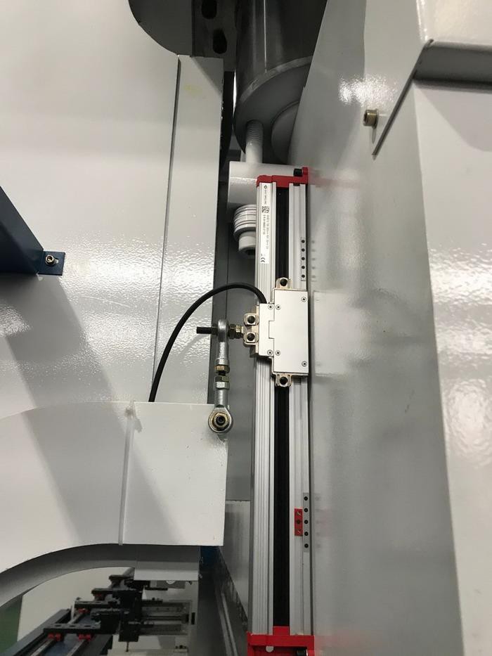 Italy made Givi linear scales for China Yawei PBH 130t3M CNC PRESS BRAKE ESA S640 metal bending controller